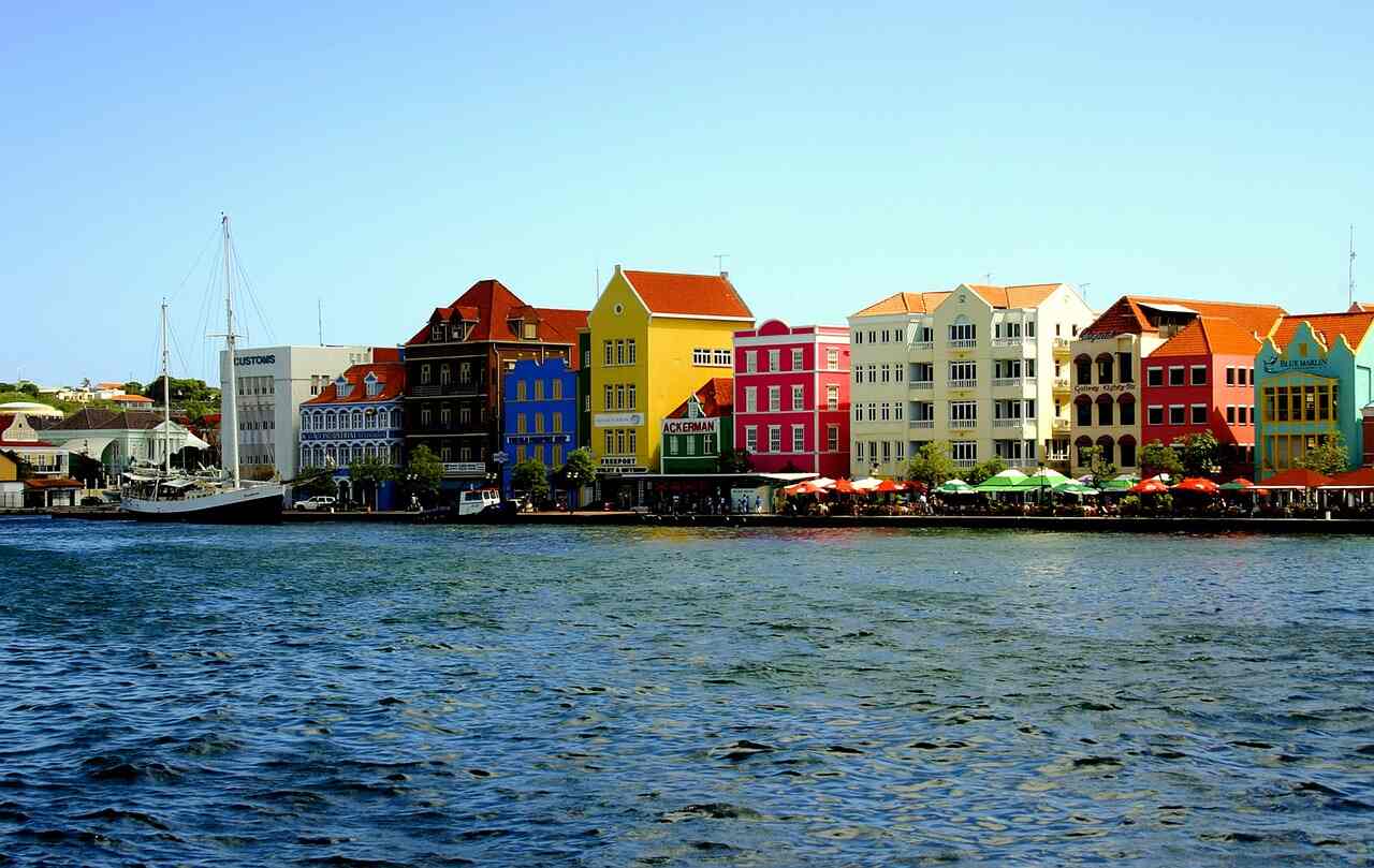 curacao-willemstad-boulevard