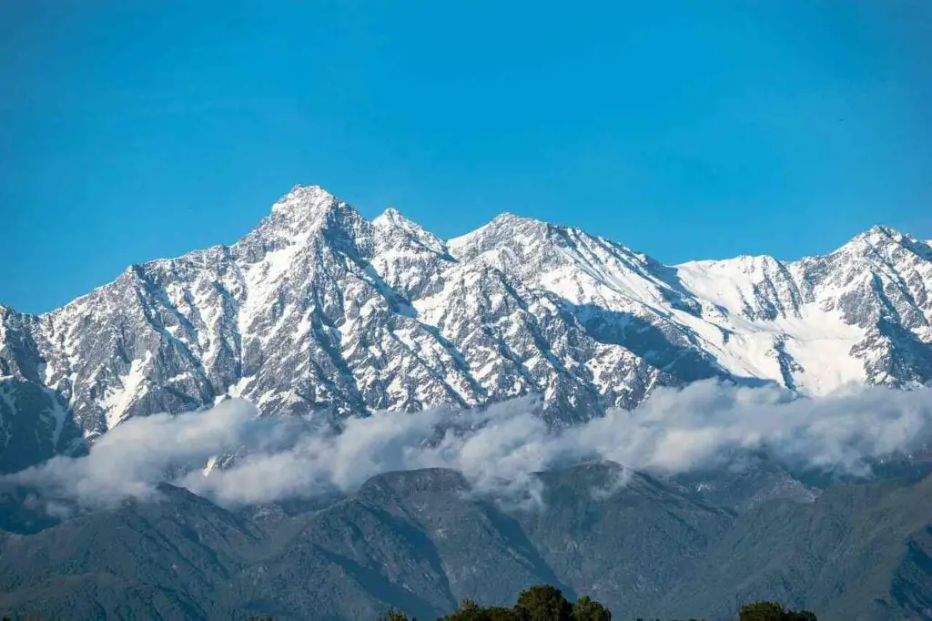 india-natuur-bergtop-sneeuw